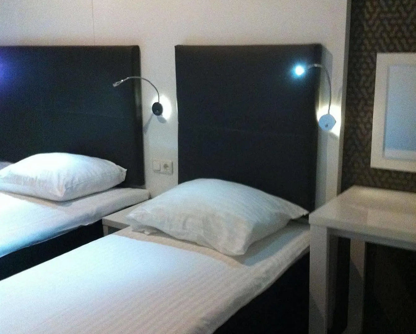 אמסטרדם Hotel Vossius Vondelpark 3*,