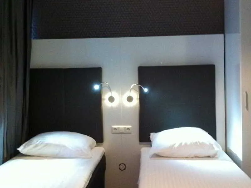***  Hotel Vossius Vondelpark Amsterdam Netherlands